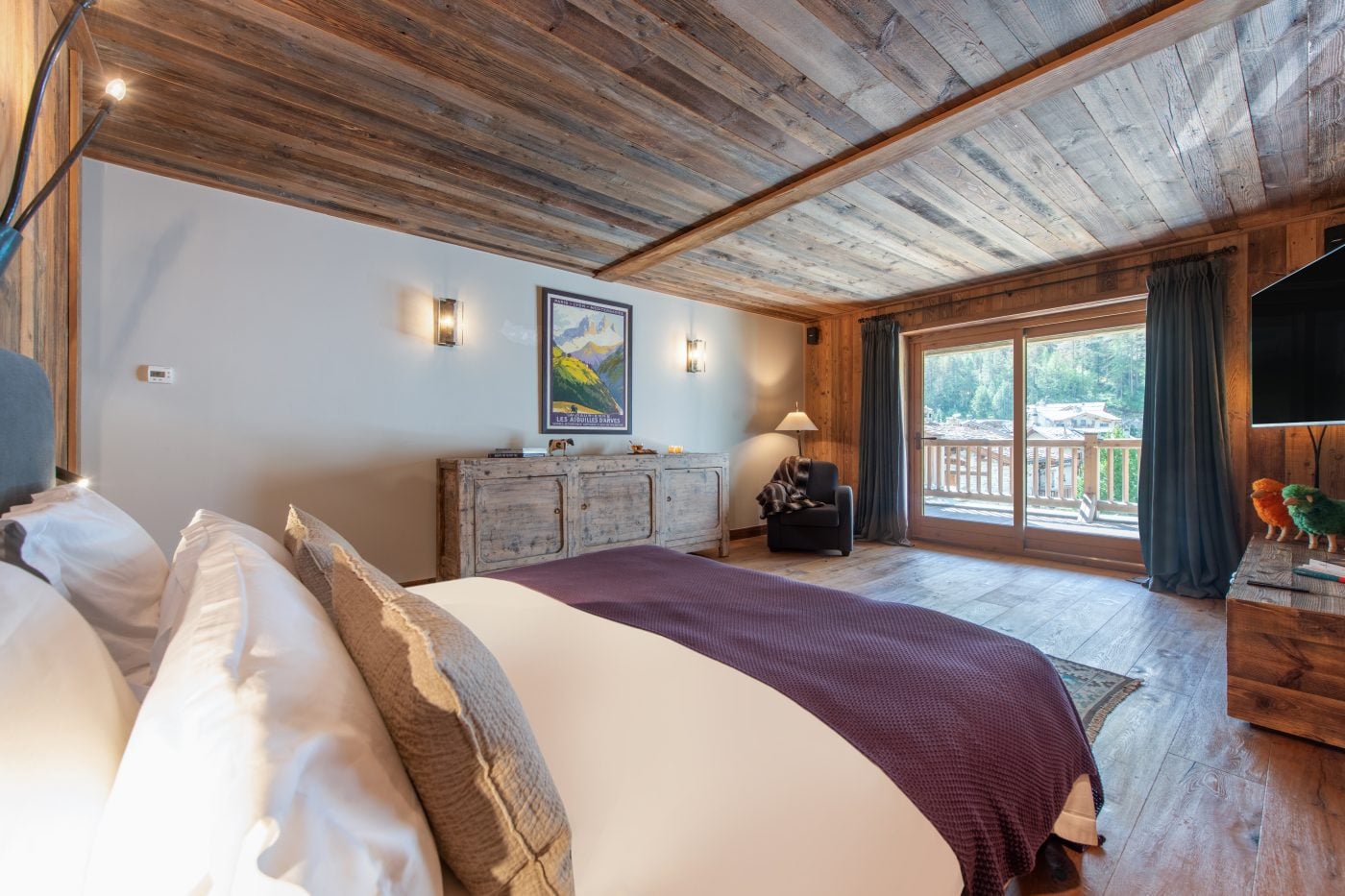 The pool and wellness area inside Chalet Lascha in Val d’Isère.